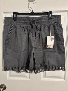 😍NWT Palm Rio Women's Beach Gray Shorts Size Large